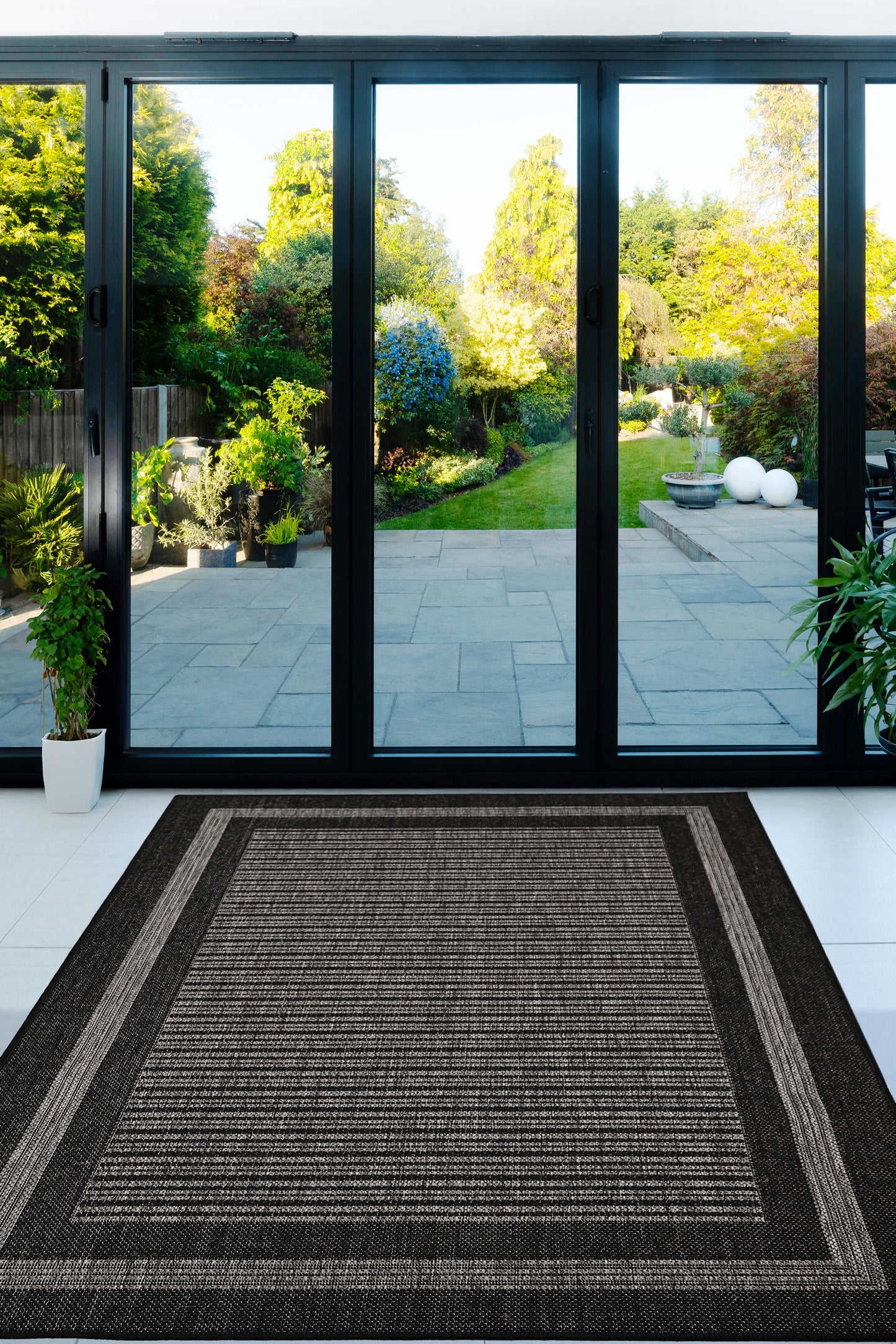 FLATWEAVE GEL BORDER BLACK