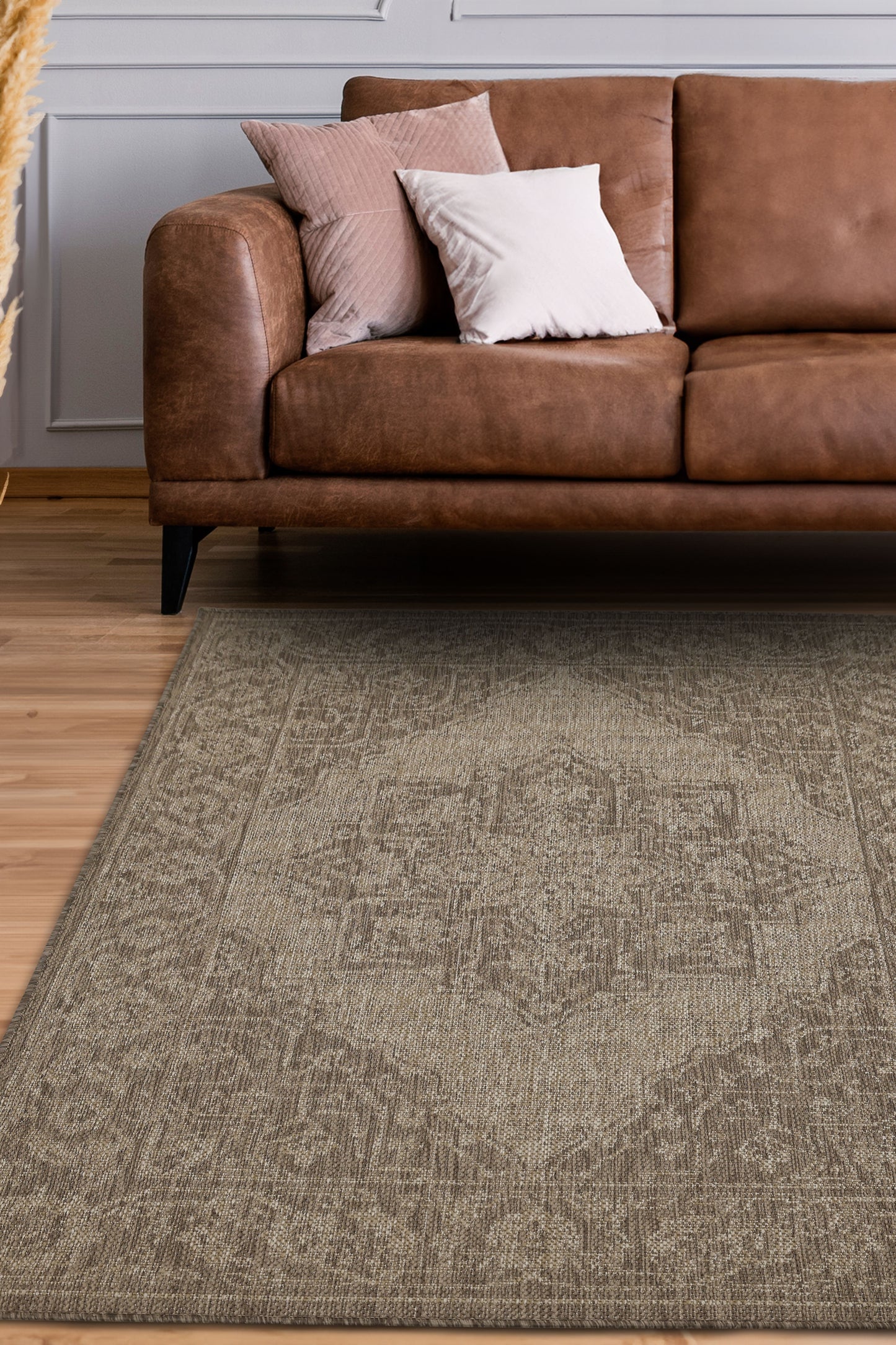 FLATWEAVE GEL MEDALLION LATTE