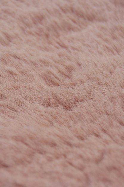 LUXURY FAUX FUR BLUSH